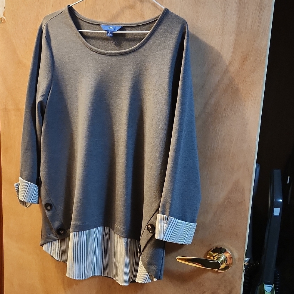 Apt. 9 Blue Label on Charcoal Gray Knit Top